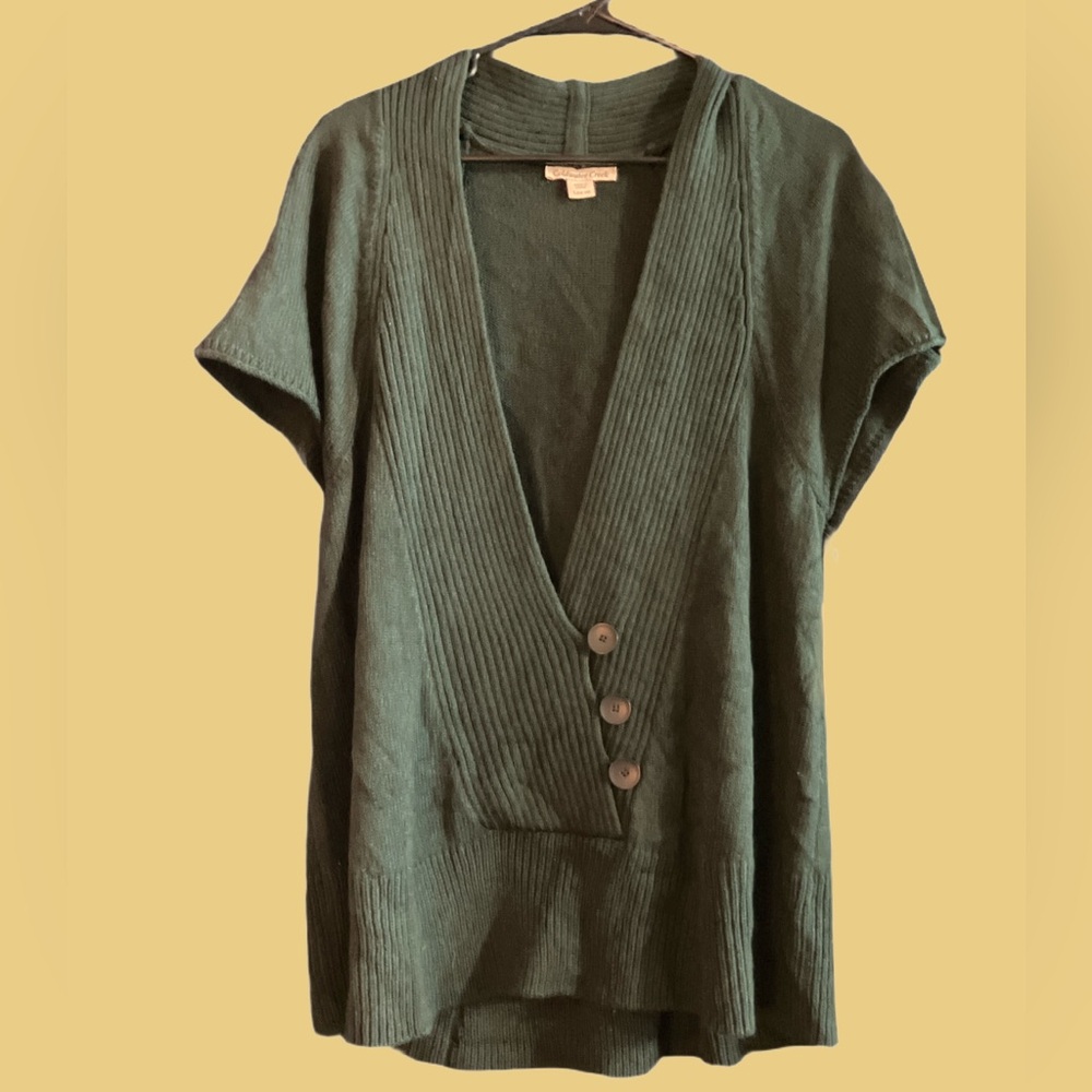 NWT ColdWater Creek Women’s Forest Green 3 Button Acrylic Short Sleeve Sweater